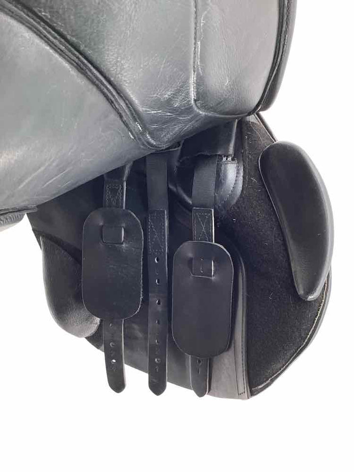 18" Kent Masters used all purpose saddle B