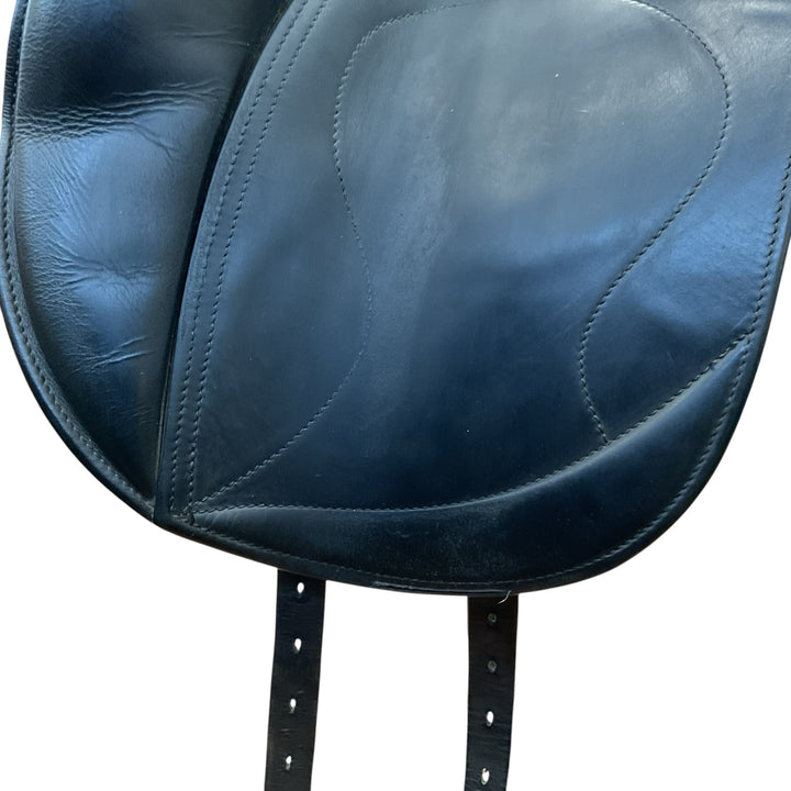 18" Hulsebos WB4 Med/Wide Used Dressage Saddle - H
