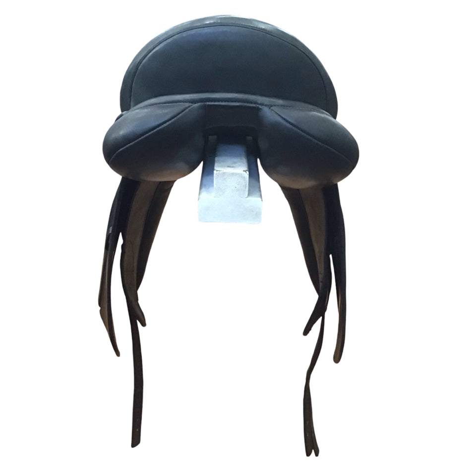 17.5" M. Toulouse Aachen Medium Used Dressage Saddle - H