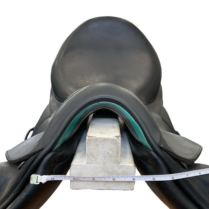 17" Voltaire Adelaide Medium Used Dressage Saddle
