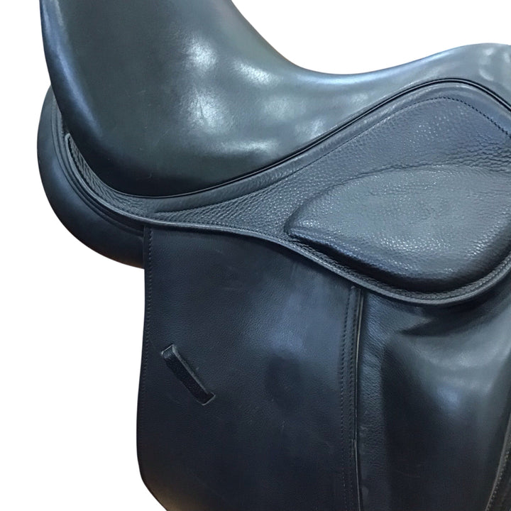 16" Dynamic Monoflap Narrow Used Dressage Saddle - H
