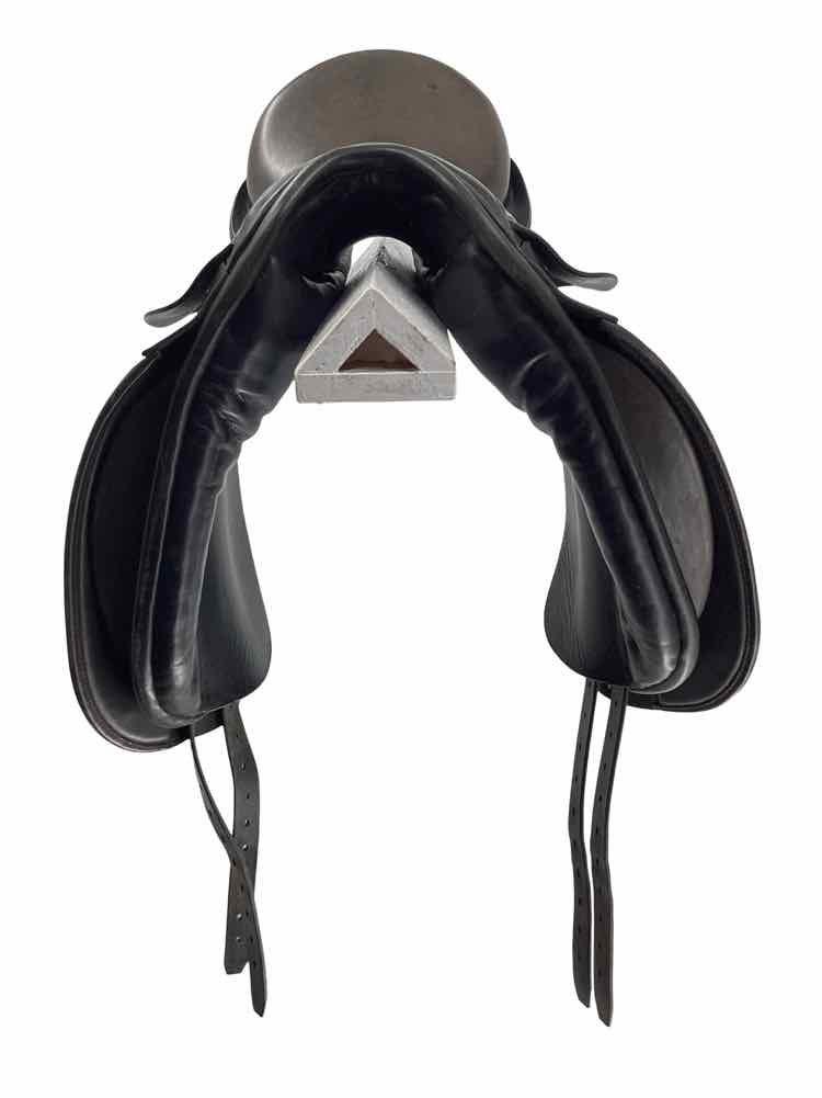 17.5" Karl Niedersuss used dressage saddle