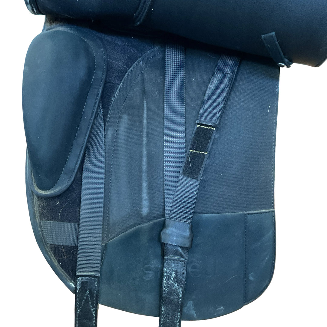 18" Wintec Isabell Adjustable Used Dressage Saddle