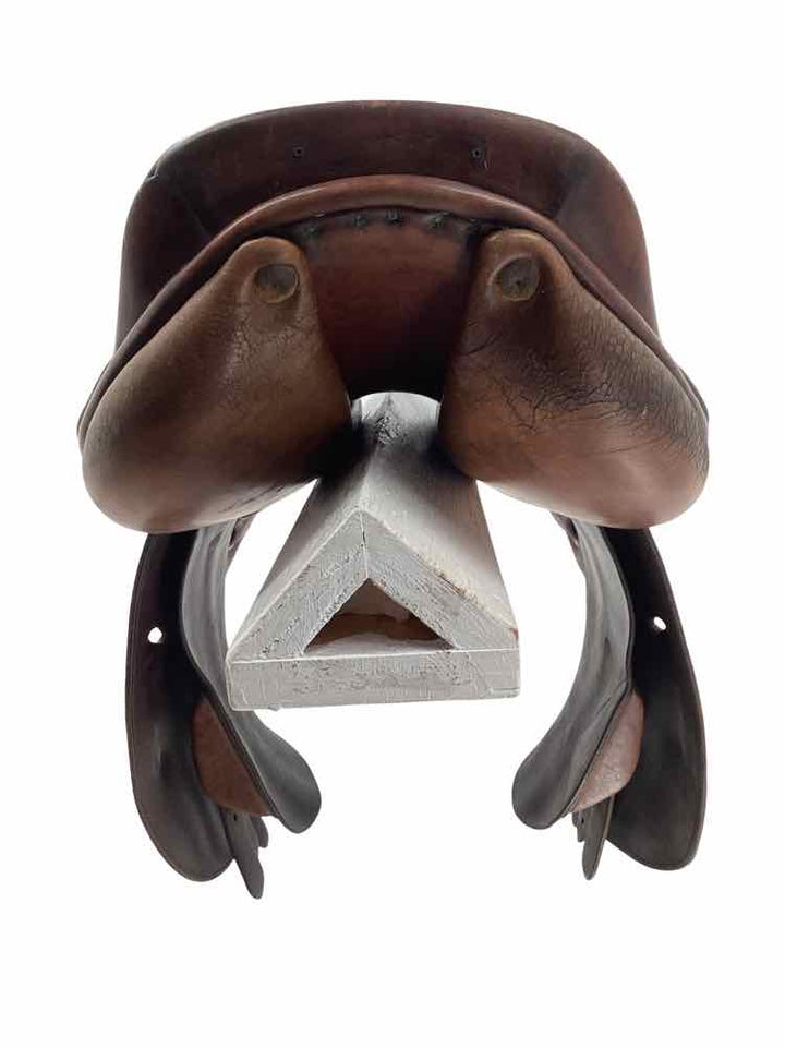 17" Butet used close contact saddle had 4 billets great condition