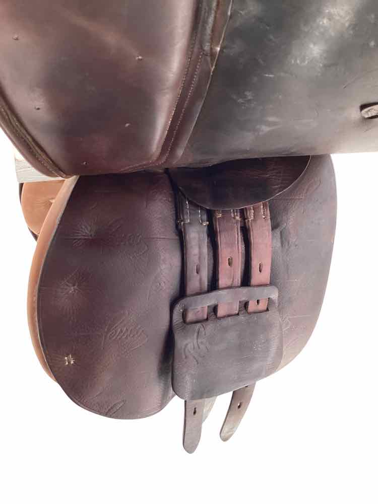 17" Pessoa used close contact saddle B