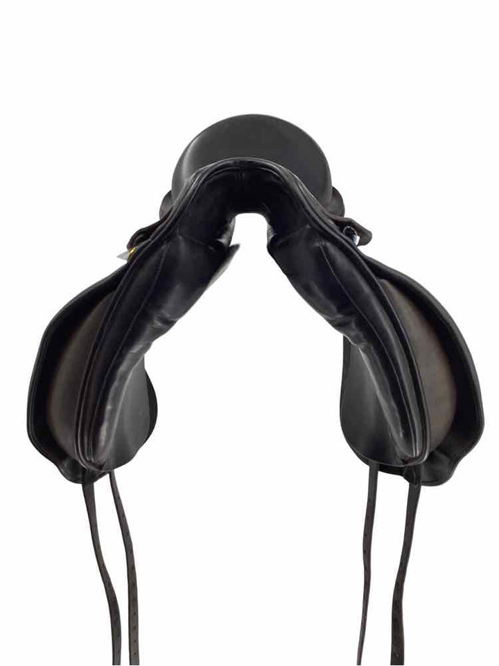 18" Trilogy used dressage saddle B