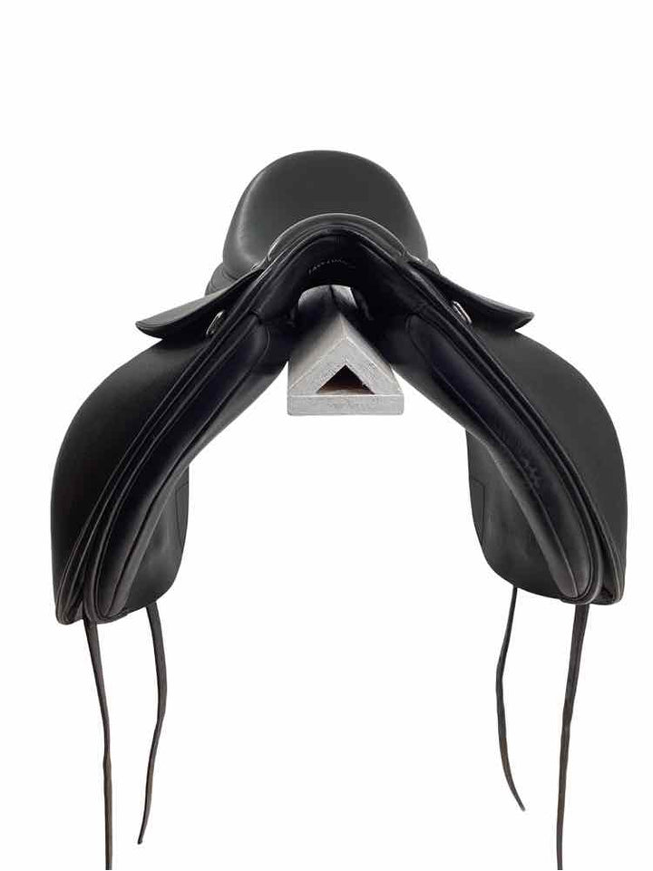 17.5" Bates used adjustable tree dressage saddle