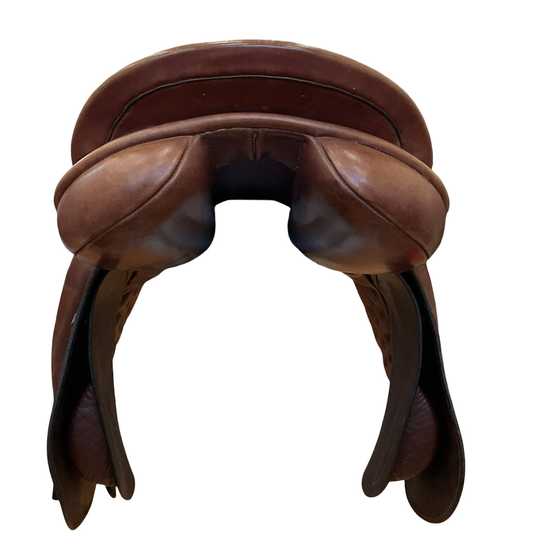 18" County Conquest Wide Used Hunter/Jumper Saddle