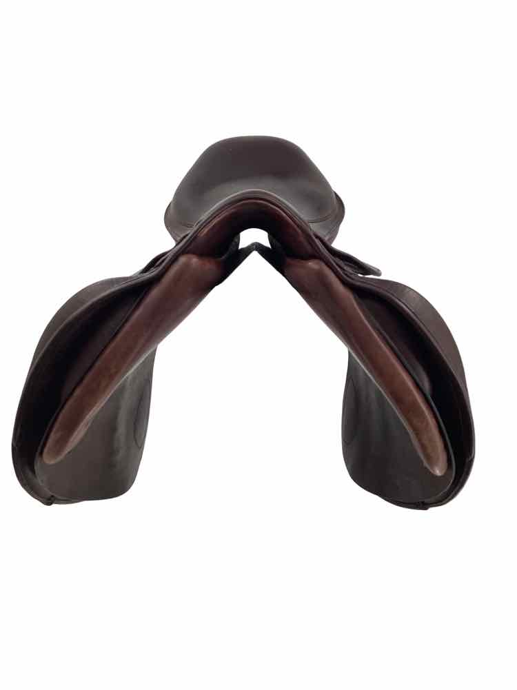18" Beval used close contact saddle B