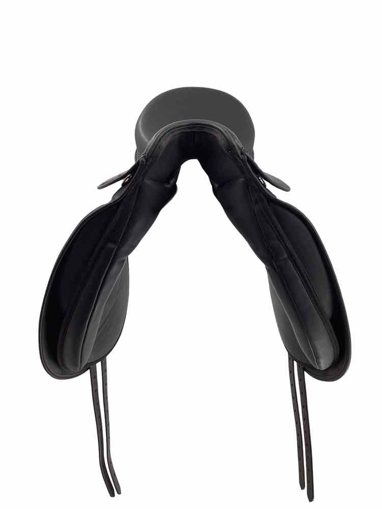 18" Thorogood dressage used synthetic saddle B