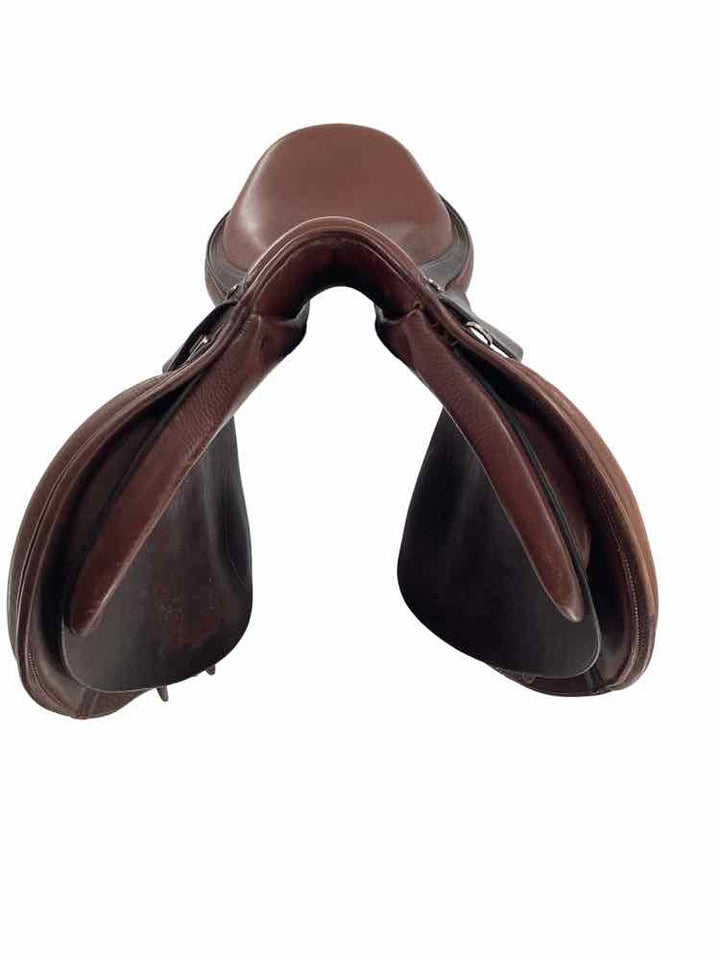 18" Ovation used close contact saddle B