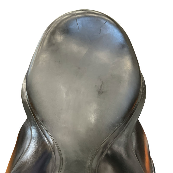 17" Amerigo Vega Wide Used Dressage Saddle