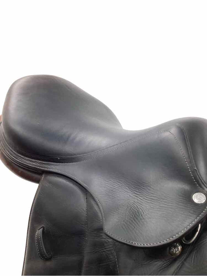 18" Voltaire palm beach with very forward flap used close contact saddle