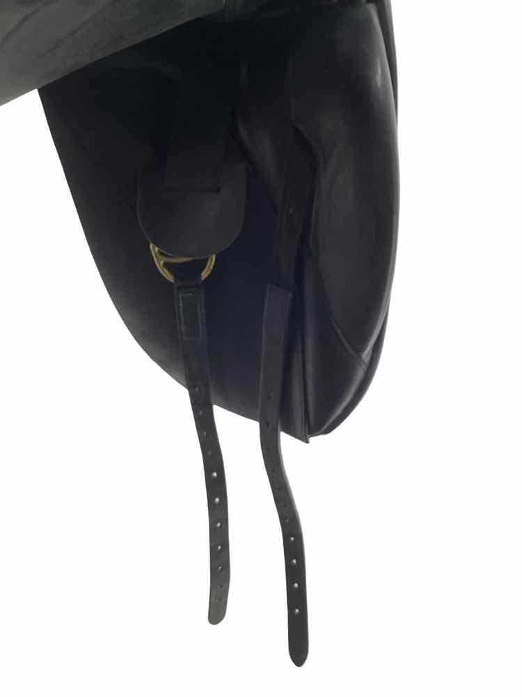 18" Hulsebos used dressage saddle