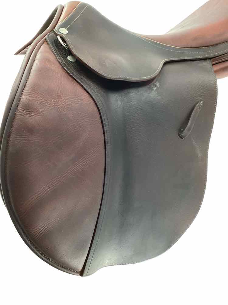 17.5" L Apogee used close contact saddle
