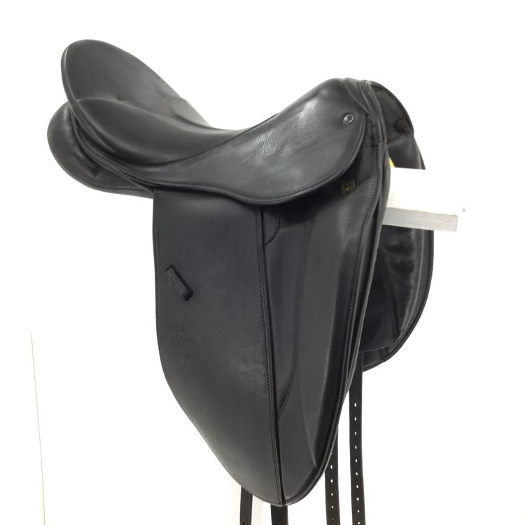 18" Stubben Maestoso used dressage saddle B