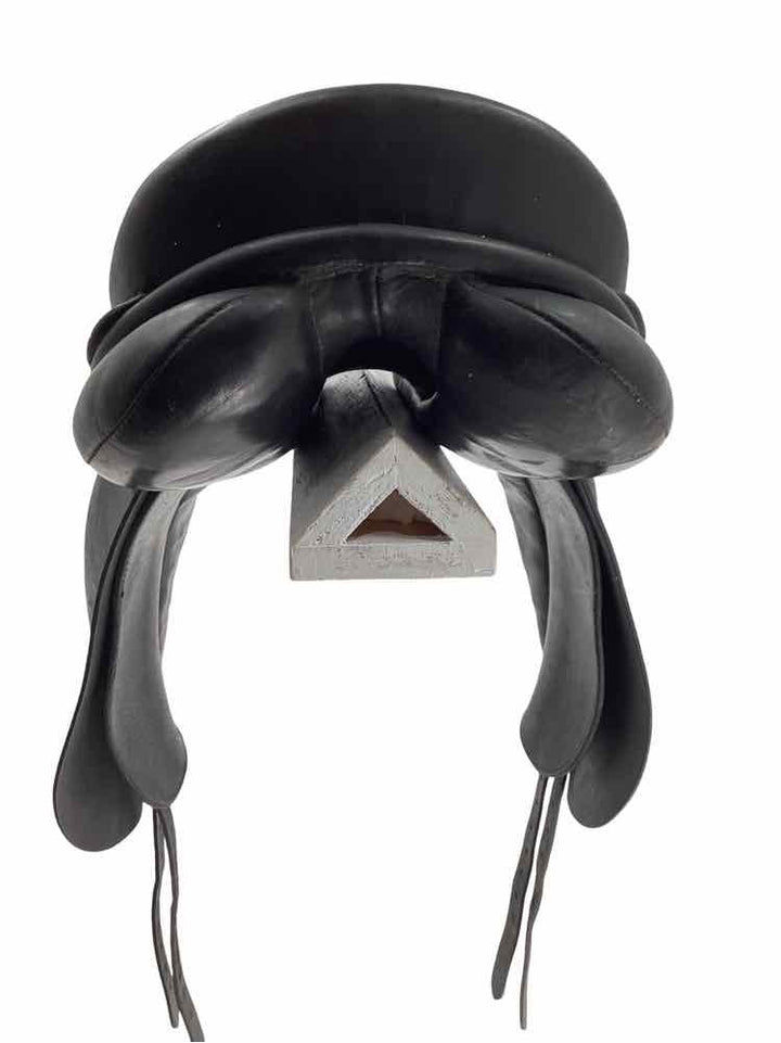 17.5" Karl Niedersuss used dressage saddle