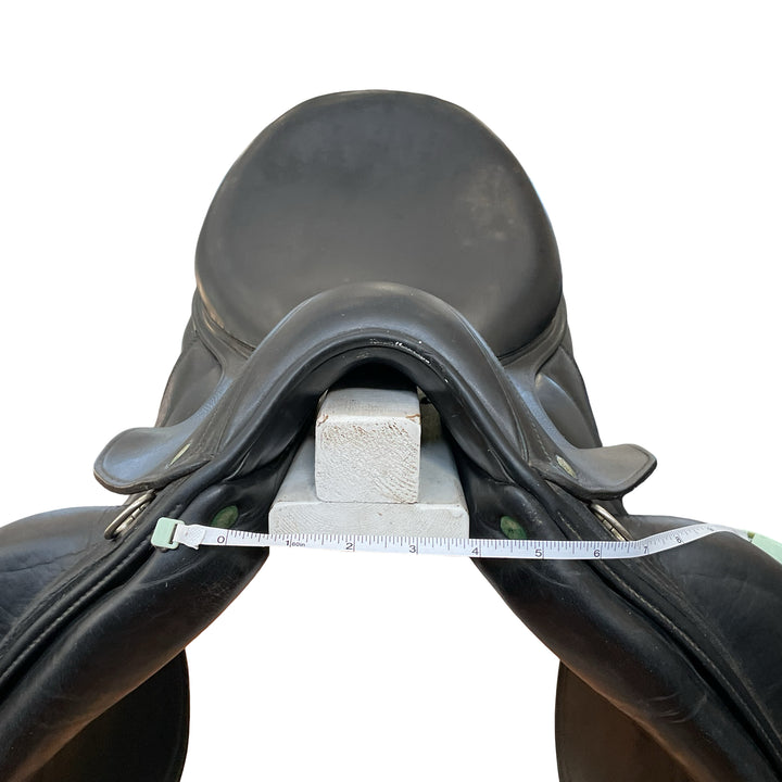 17.5" Devoucoux Makila Medium Used Dressage Saddle
