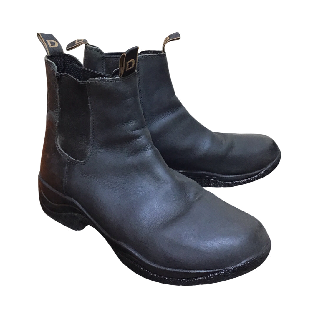 Dublin 10 Venturer Chelsea Boots Used