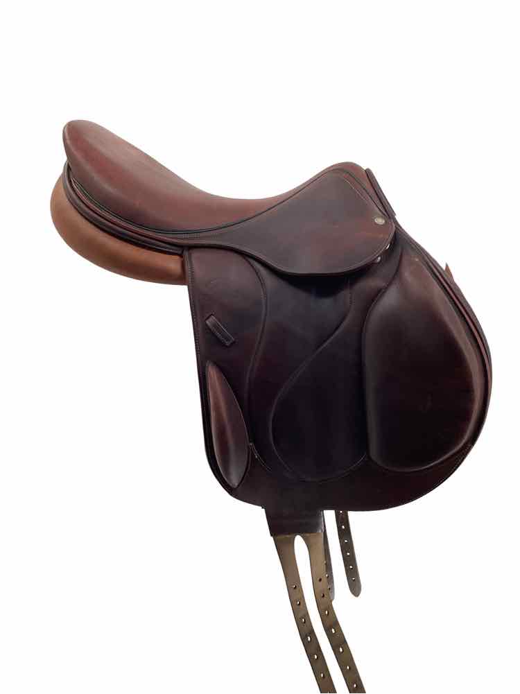 17.5" Devoucoux used monoflap jumping saddle B has cover