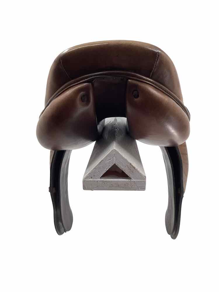 18" Beval used close contact saddle
