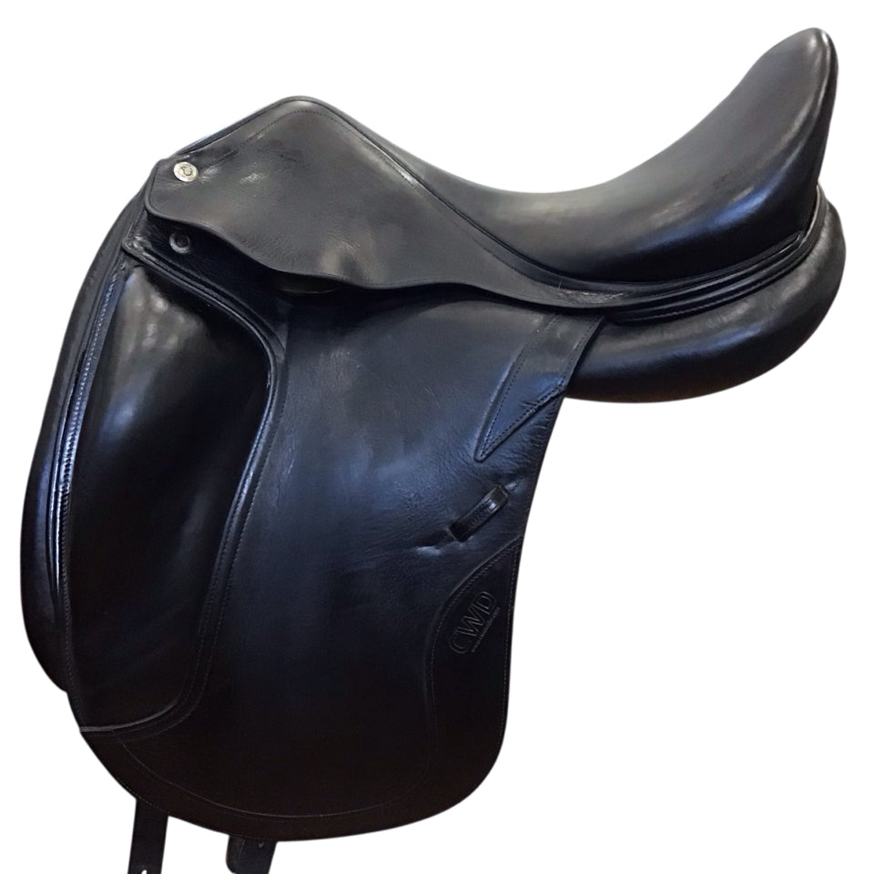 17.5" CWD SE05 Medium Used Dressage Saddle - H