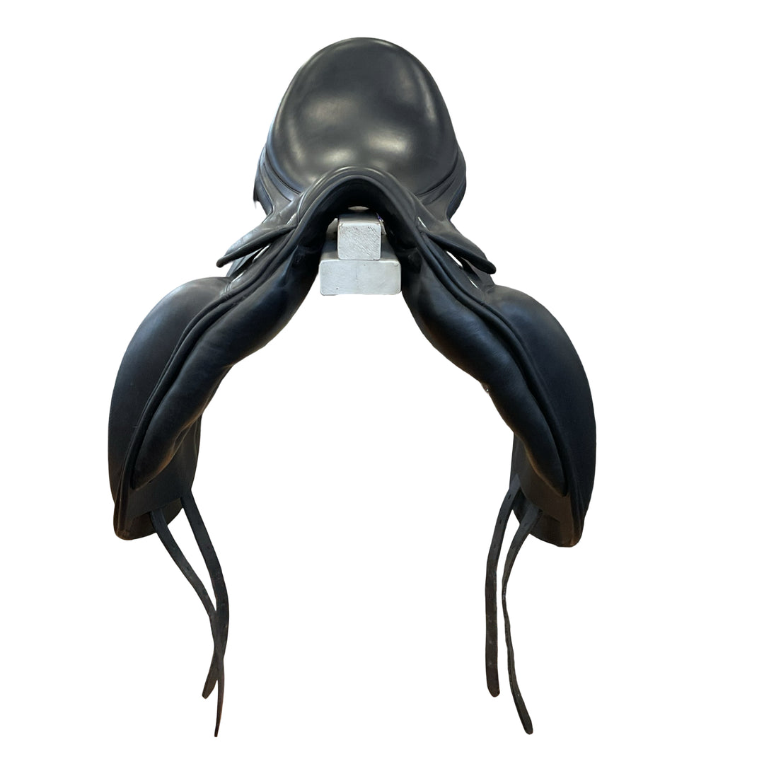 18" Prestige Venus K-New 33cm Medium Used Dressage Saddle