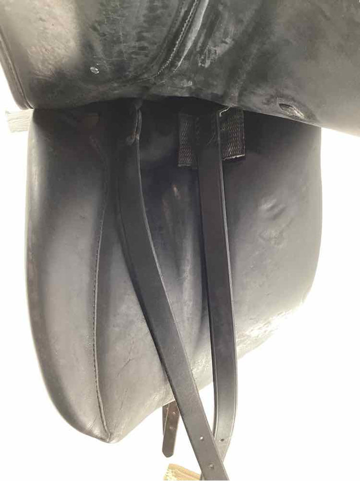 17" Fredy Roosli used dressage saddle