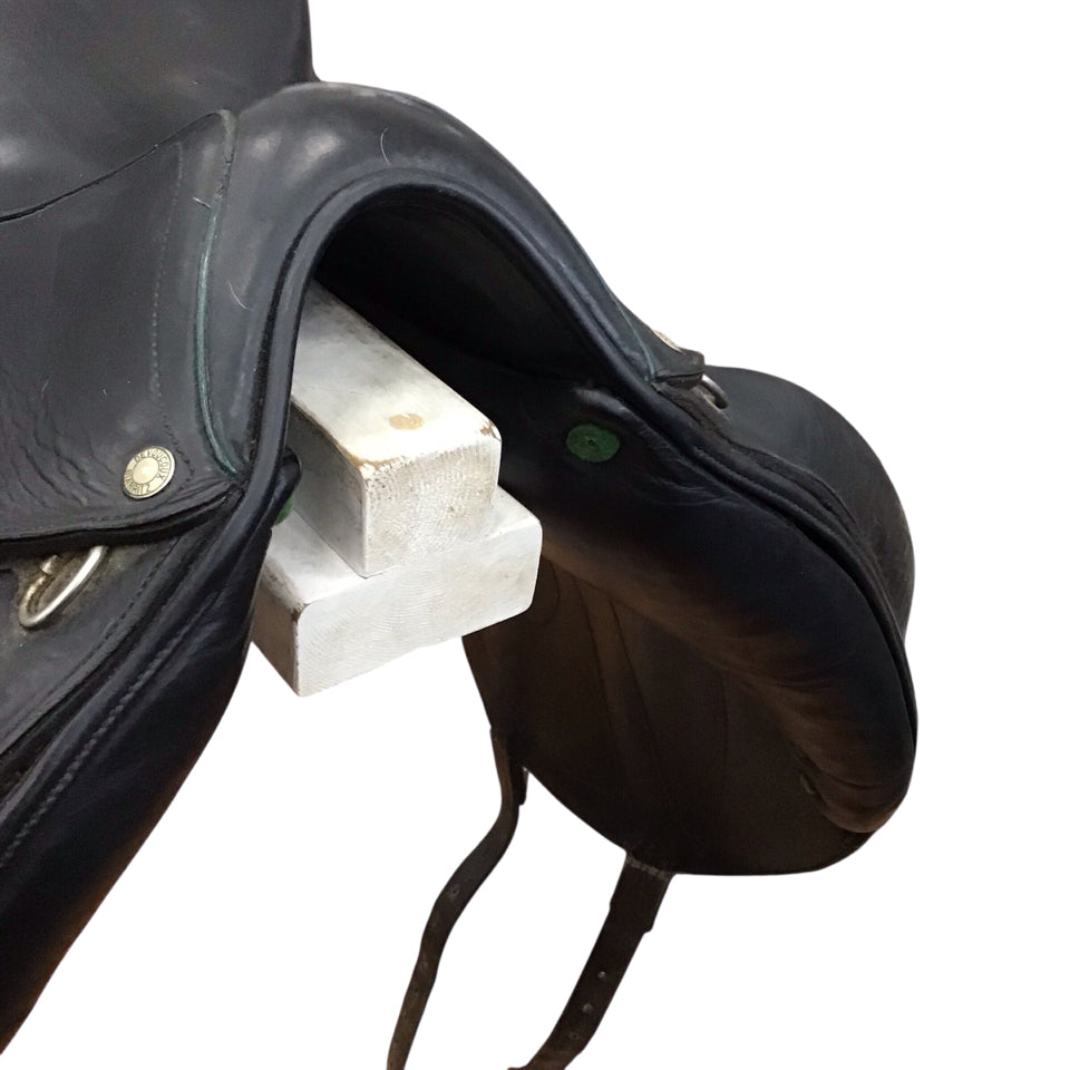 17.5" Devoucoux Loreak Medium Used Dressage Saddle - H