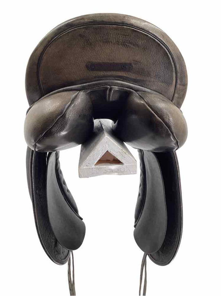 17.5" County used dressage saddle B