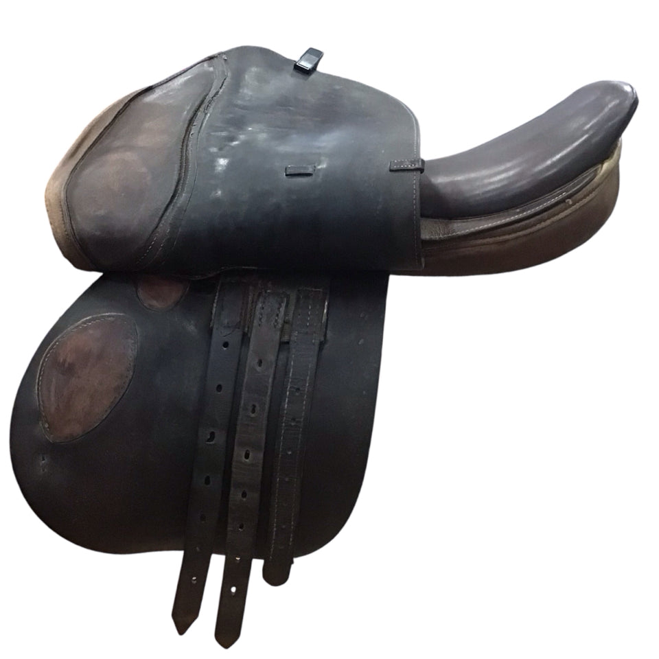 16.5" Crosby Hampton Classic Medium/Narrow Used Hunter/Jumper Saddle - H