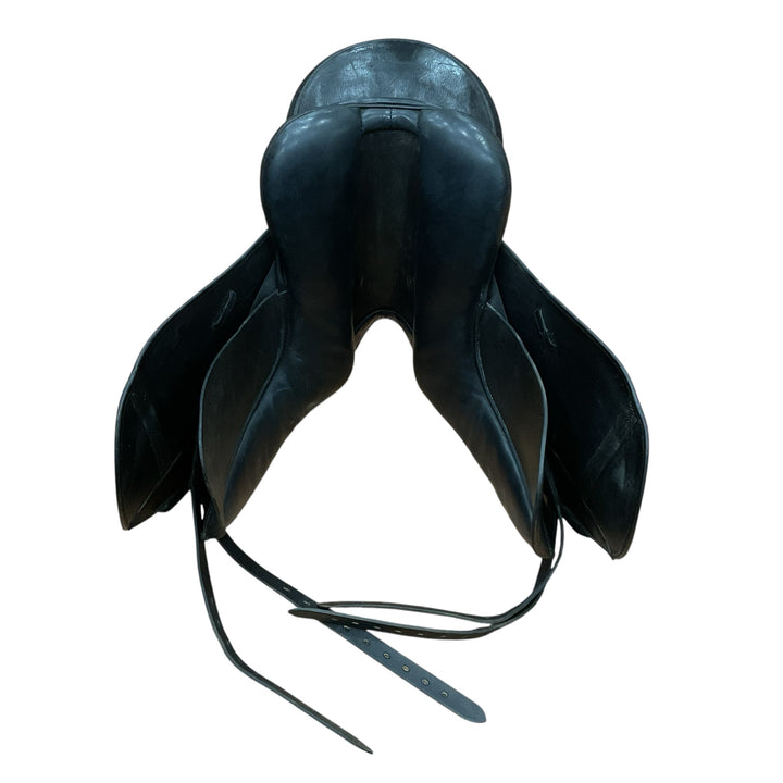17.5" Warendorf Medium Used Dressage Saddle - H
