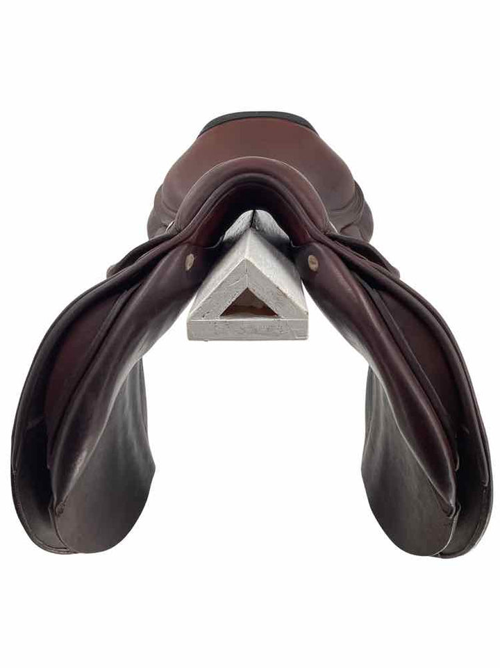 17" CWD used close contact saddle B