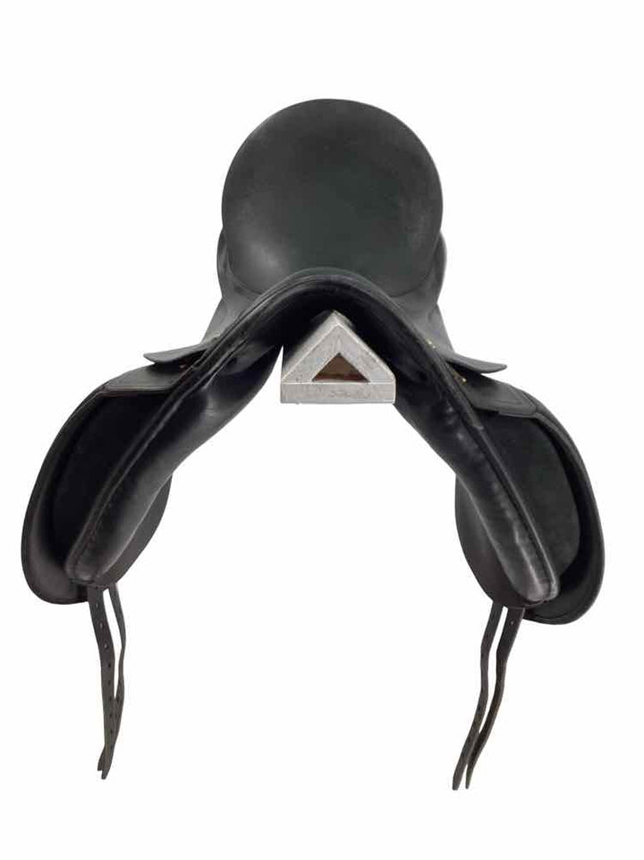 17.5" Fryso used dressage saddle B