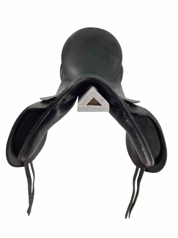 17.5" Fryso used dressage saddle B