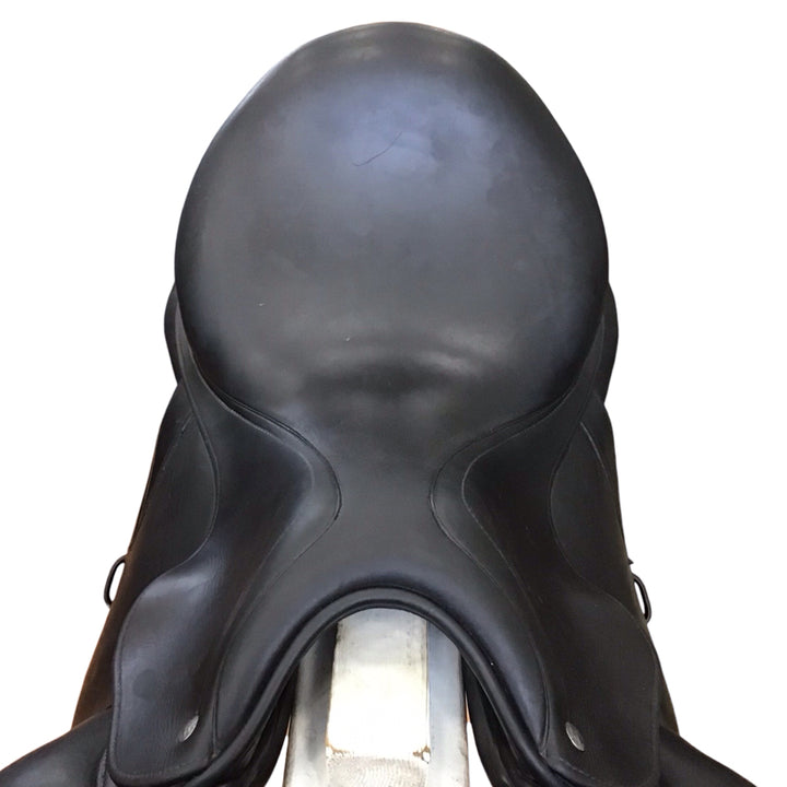 17" CWD SE08 Medium Used Dressage Saddle - H