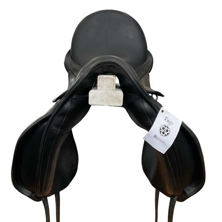 17.5" Trilogy Verago Elite Med/Wide Used Dressage Saddle
