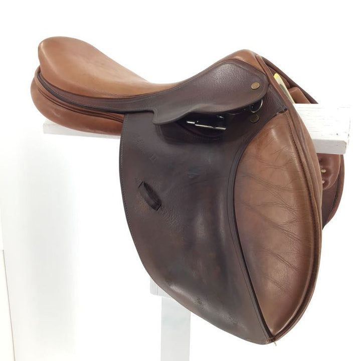 17" Ashland used close contact saddle B