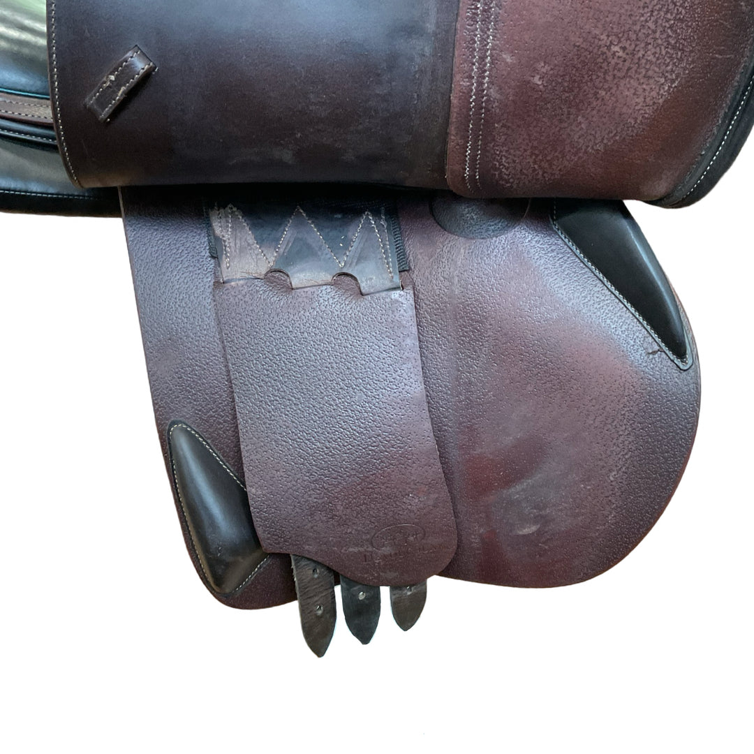 17.5" Devoucoux Biarritz S Wide Used Hunter/Jumper Saddle