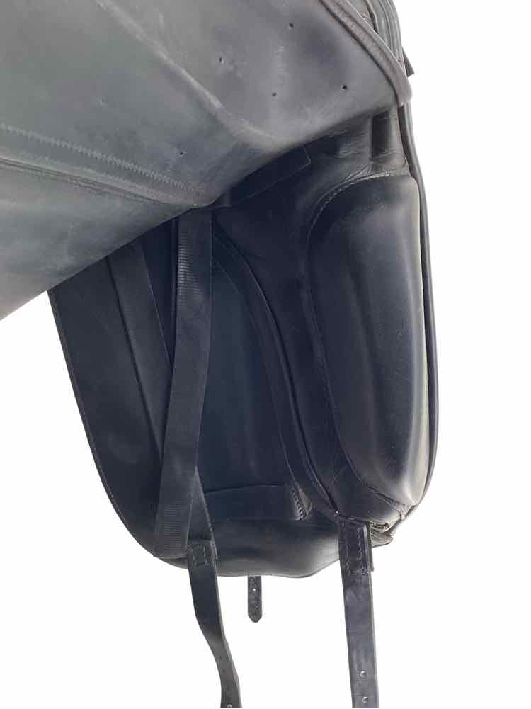 17.5" Albion used dressage saddle