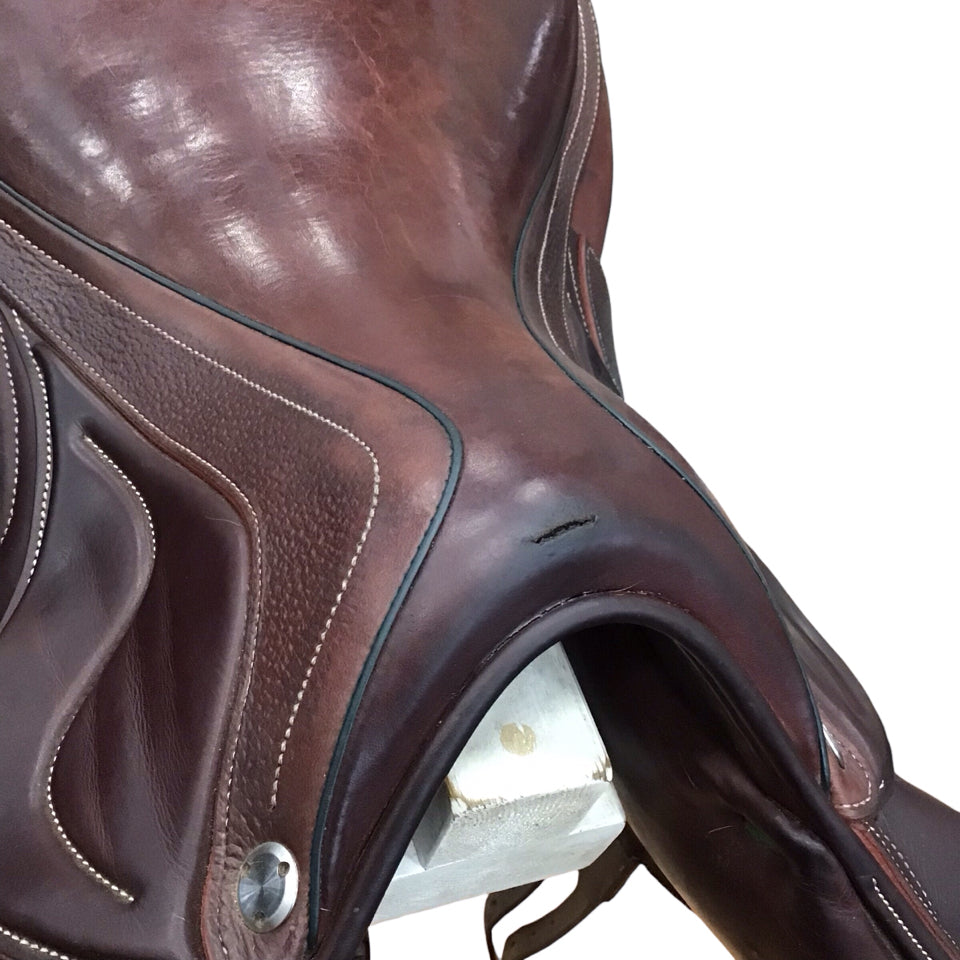 17.5" Devoucoux Chiberta Lab Medium Used Hunter/Jumper Saddle - H