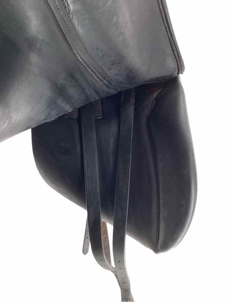 17" Fredy Roosli used dressage saddle