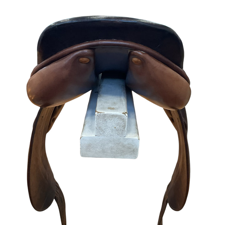 17" Butet Med/Narrow Used Dressage Saddle - H