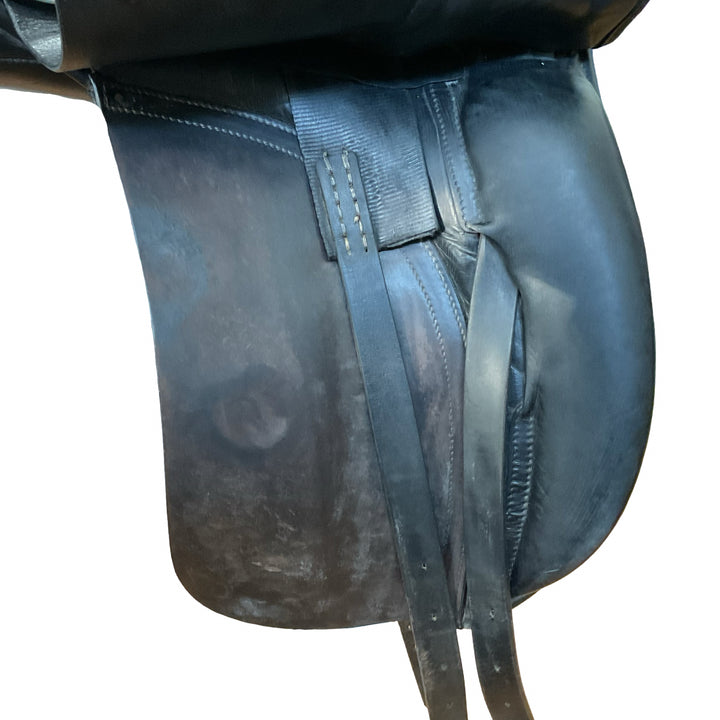 18" Albion Legend Medium Used Dressage Saddle