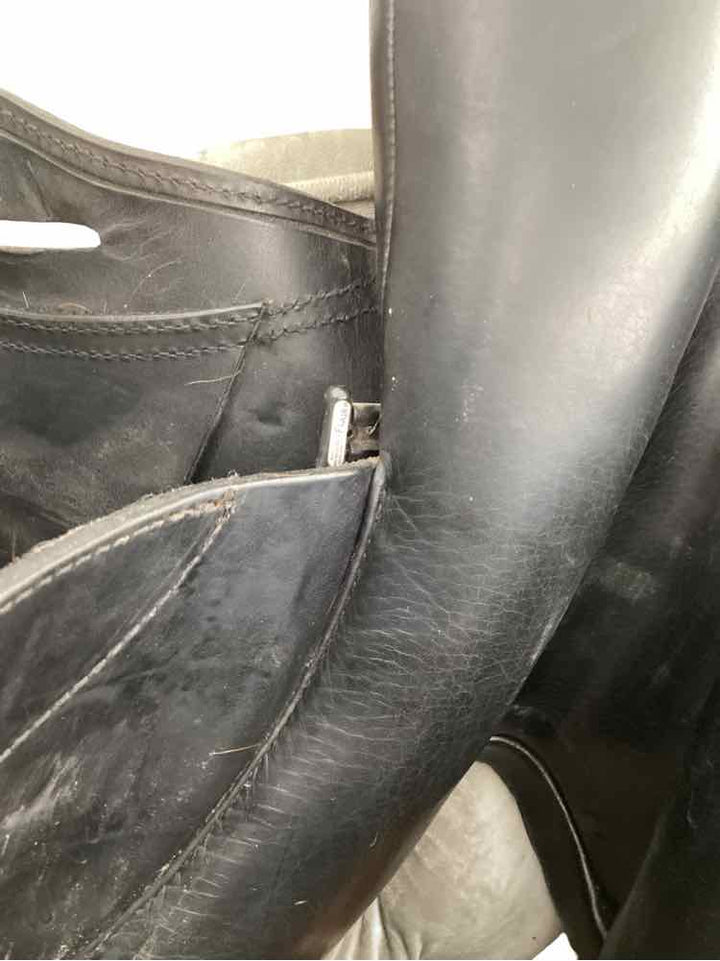 16.5" Jes Ride International used close contact saddle