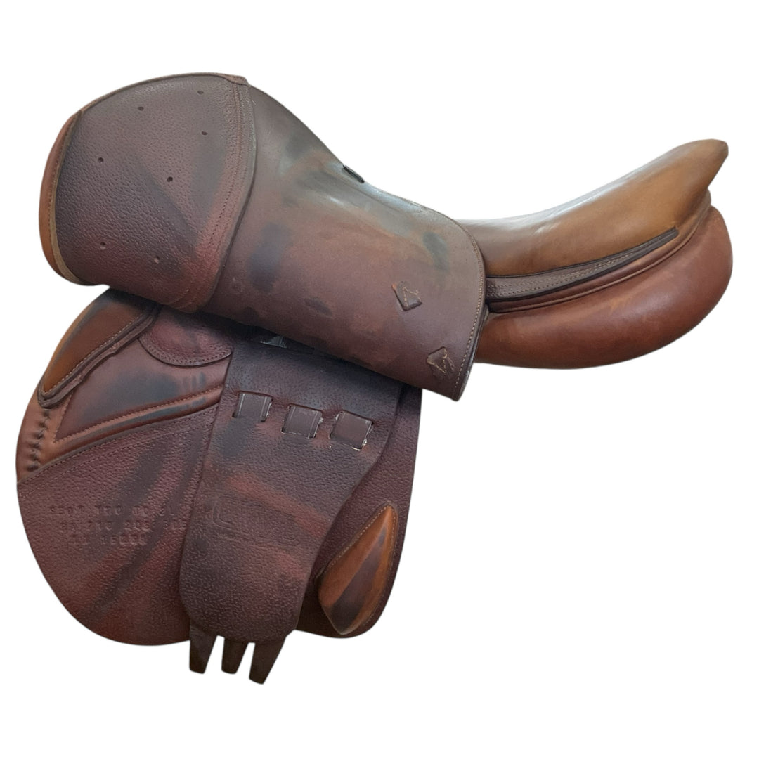 17" CWD SE01 Medium Used Hunter/Jumper Saddle - H