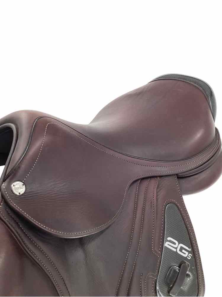 17" CWD used close contact saddle
