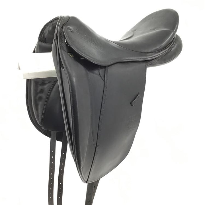 18" Stubben Maestoso used dressage saddle B