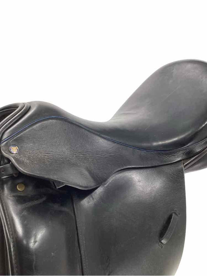 18" Detente Advanced saddle fit used dressage saddle