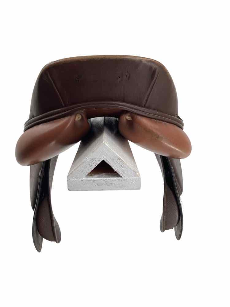 17" Dover Circuit used close contact saddle